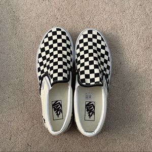 NWOT UNISEX Checkered VANS slip-on!